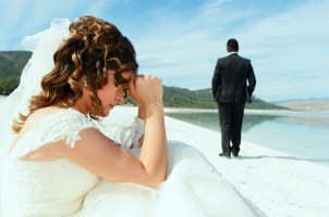 groom-leaving-bride_eppc7l