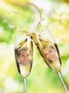 love-photo-frame-with-champagne-glasses